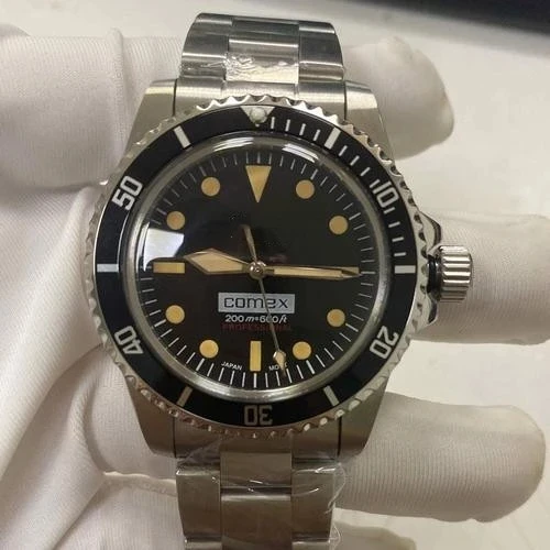 Men's mechanical watch 316L fine steel case bi-directional rotating bezel mounted NH35 movement
Men's mechanical watch 316L fine steel case bi-directional rotating bezel mounted NH35 movement