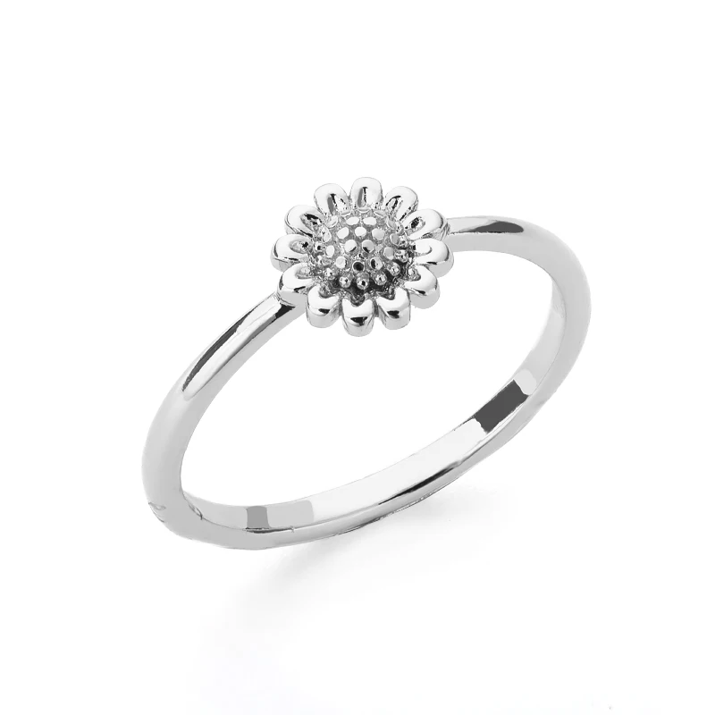 2021 Hot Spring Summer Korea New Design Small Daisy Metal Vintage Rings For Women Girls Party Stainless steel Jewelry Party Gift
2021 Hot Spring Summer Korea New Design Small Daisy Metal Vintage Rings For Women Girls Party Stainless steel Jewelry Party Gift