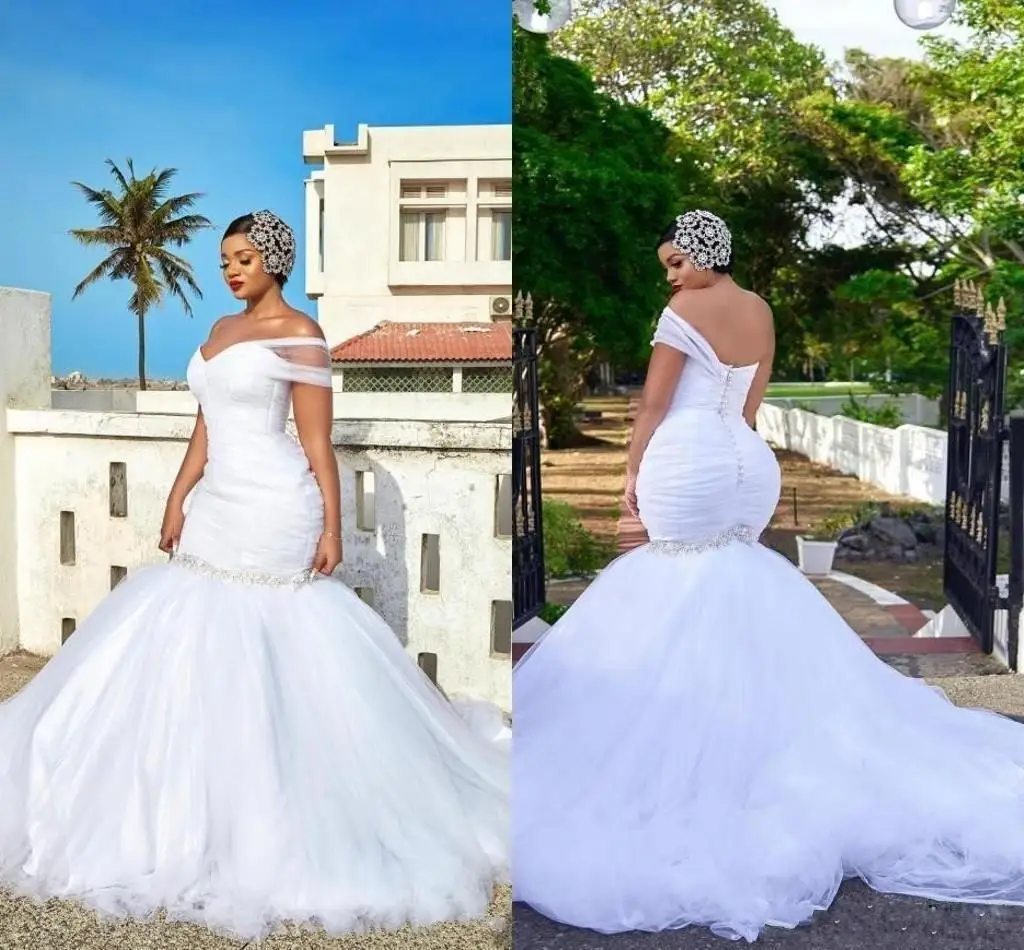 Plus Size Mermaid Wedding Dresses African One Shoulder Ruched Beaded Sexy Open Back With Button Sweep Train Bridal Gowns
Plus Size Mermaid Wedding Dresses African One Shoulder Ruched Beaded Sexy Open Back With Button Sweep Train Bridal Gowns