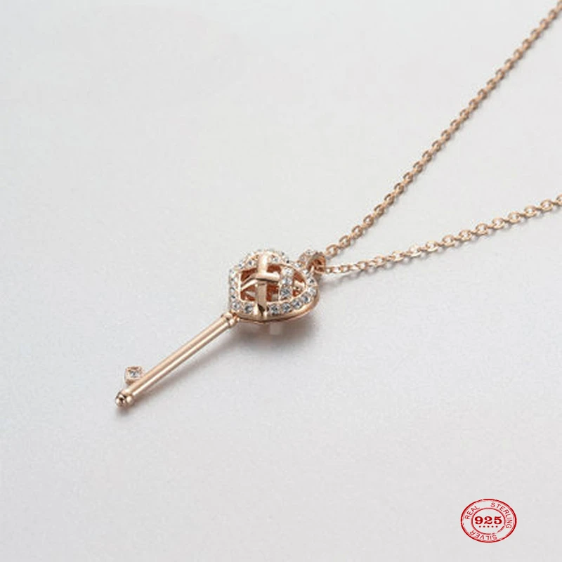 2020 New Fashion Charm 925 Sterling Silver Original 1:1 Copy, Romantic Love Key Shape Wild Necklace Female Luxury Jewelry Gifts
2020 New Fashion Charm 925 Sterling Silver Original 1:1 Copy, Romantic Love Key Shape Wild Necklace Female Luxury Jewelry Gifts