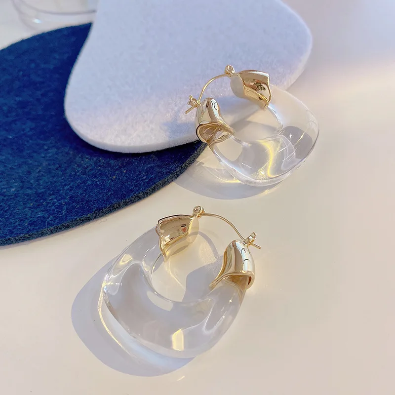 New design French retro Hong Kong style resin earrings temperament niche design earrings for women
New design French retro Hong Kong style resin earrings temperament niche design earrings for women