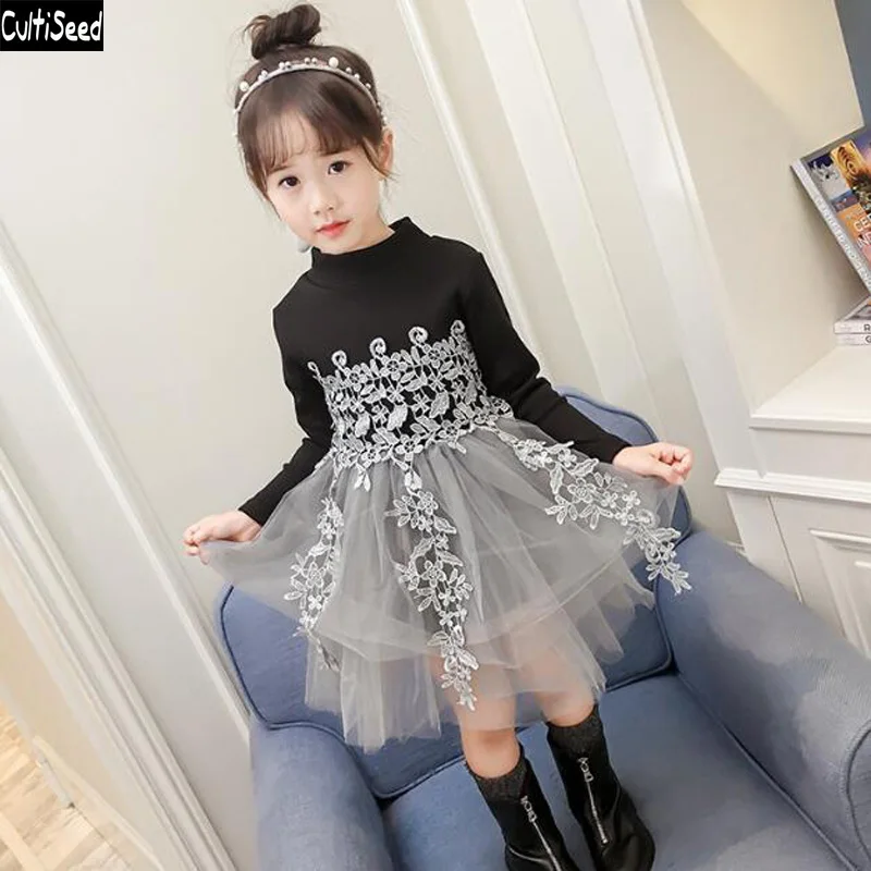 Детское трикотажное платье-свитер с длинным рукавом 
Детское трикотажное платье-свитер с длинным рукавом