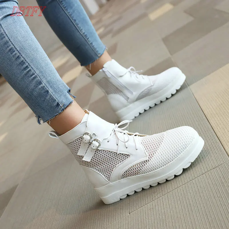Lack White Women Sandals CollegeB Style Round Toe Zipper Mesh Platform Shoes Fashion Motorcycle Boots Summer Shoes 2022 Series
Lack White Women Sandals CollegeB Style Round Toe Zipper Mesh Platform Shoes Fashion Motorcycle Boots Summer Shoes 2022 Series