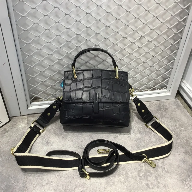 Designer High Quality 2021 New Fashion One Shoulder Handbag Pure Color Texture Messenger Bag Luxury Brand Handbags Purse Cc Gg
Designer High Quality 2021 New Fashion One Shoulder Handbag Pure Color Texture Messenger Bag Luxury Brand Handbags Purse Cc Gg