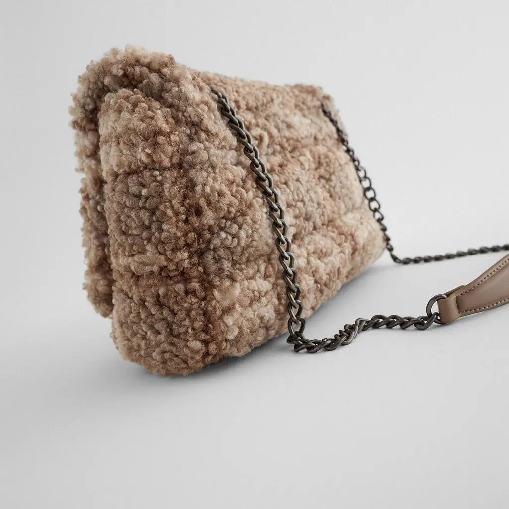 Fashion Faux Fur Square Crossbody Bag for Women Shoulder Bags Soft Plush Women's Designer Handbag and Purses Bolsa Feminina Luxo
Fashion Faux Fur Square Crossbody Bag for Women Shoulder Bags Soft Plush Women's Designer Handbag and Purses Bolsa Feminina Luxo