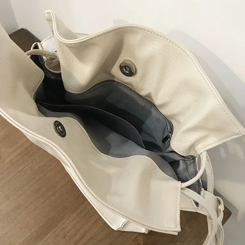 2020 new simple solid color pu female bag wild drawstring shoulder bucket bag casual messenger bag
2020 new simple solid color pu female bag wild drawstring shoulder bucket bag casual messenger bag