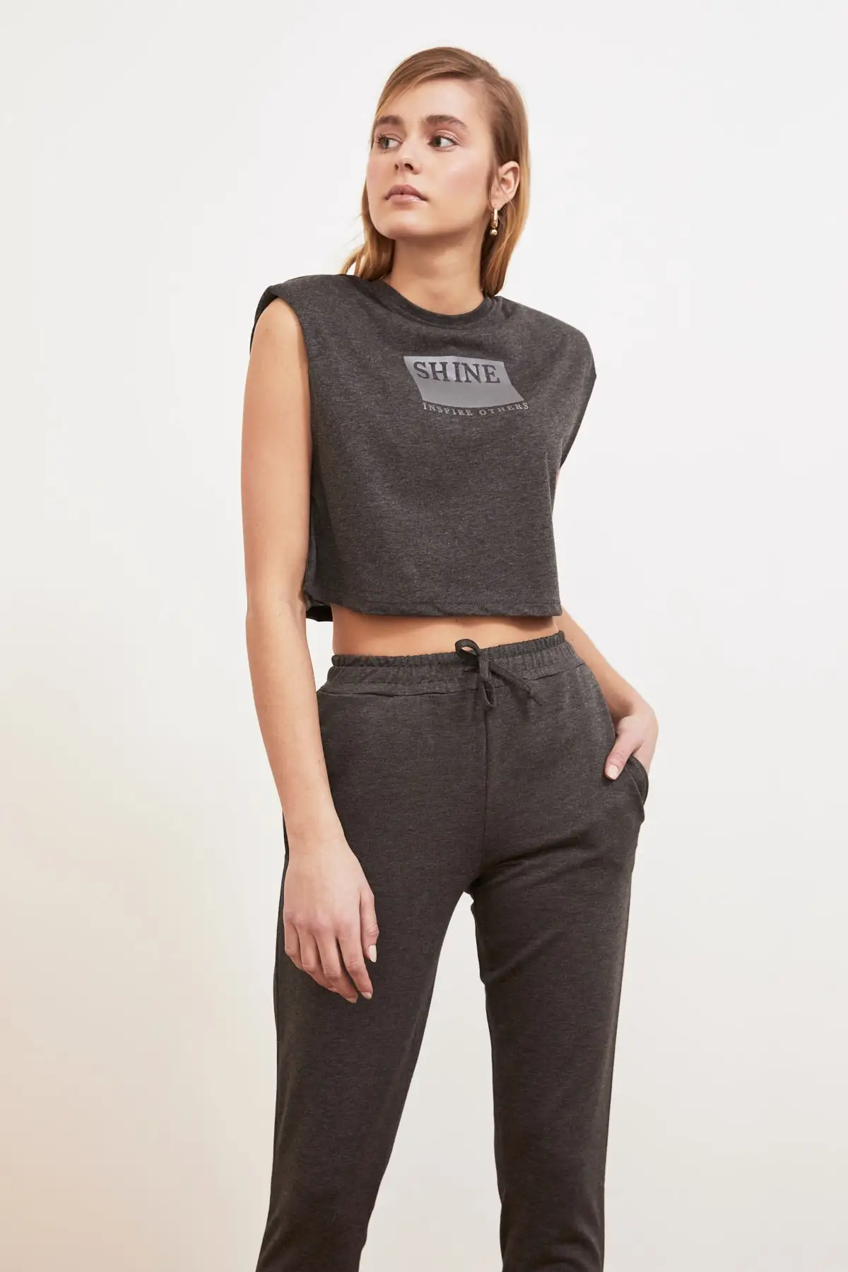 Trendyol With Shoulder Pads Foil Printed Knit Bottom-Top Suit TWOSS21AU0058