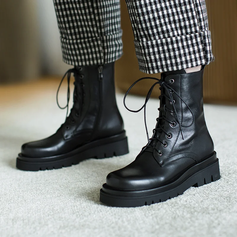 New autumn/winter 2020 Genuine leather Women's boots Martin boots Female boots cowhide Women's shoes
New autumn/winter 2020 Genuine leather Women's boots Martin boots Female boots cowhide Women's shoes