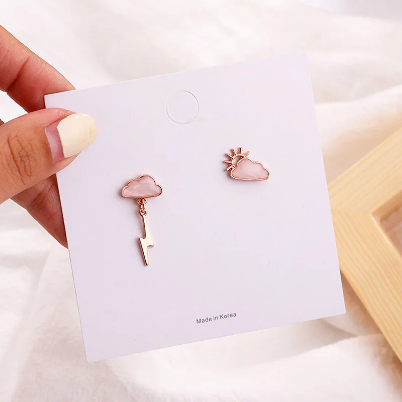 Korean Creative Geometric Asymmetry Dark Cloud Lightning Lovely Earrings Simple Temperament Fashion Women's Earrings
Korean Creative Geometric Asymmetry Dark Cloud Lightning Lovely Earrings Simple Temperament Fashion Women's Earrings