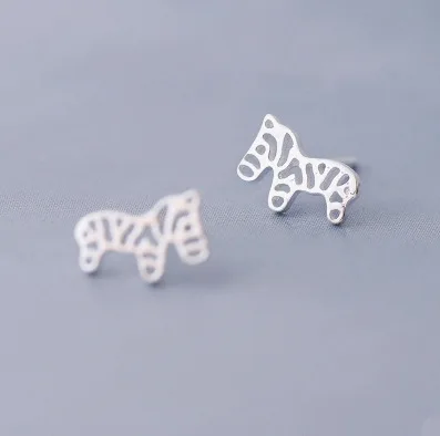 S925 sterling silver small zebra shape earrings fashion cute temperament style earrings girlfriend gift
S925 sterling silver small zebra shape earrings fashion cute temperament style earrings girlfriend gift