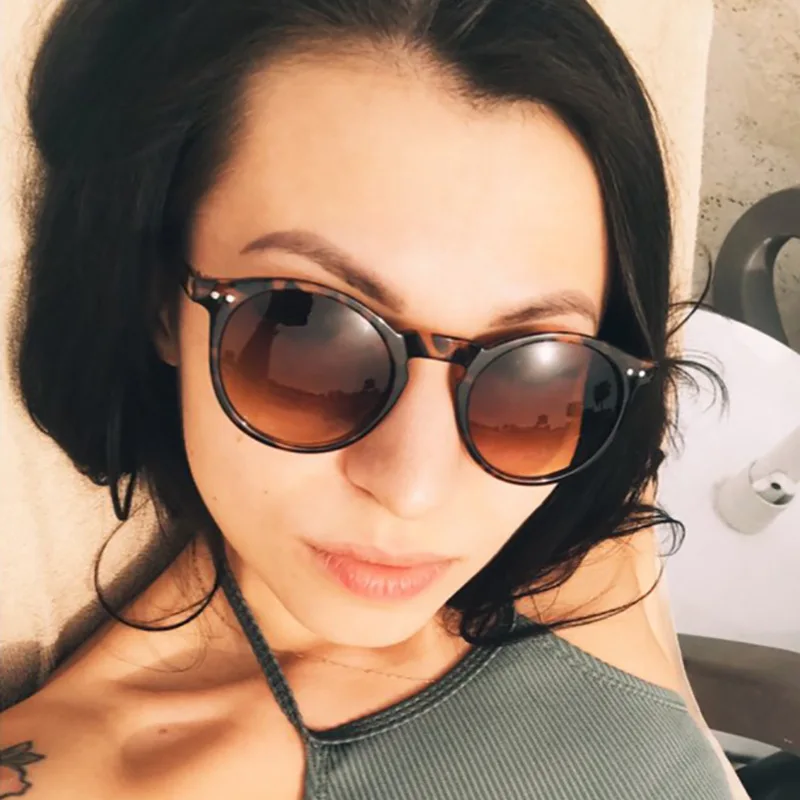 New Leopard Round Sunglasses Women Fashion Cat Eye Mirror Sun Glasses Female Brand Designer Classic Gradient Oculos De Sol UV400
New Leopard Round Sunglasses Women Fashion Cat Eye Mirror Sun Glasses Female Brand Designer Classic Gradient Oculos De Sol UV400