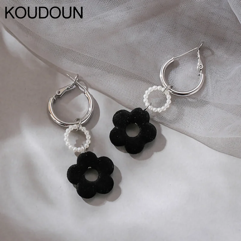 KOUDOUN Super Fairy Earrings Female Japanese and Korean Minority Black Flocking Flower Earrings Long Pearl Temperament Earrings
KOUDOUN Super Fairy Earrings Female Japanese and Korean Minority Black Flocking Flower Earrings Long Pearl Temperament Earrings