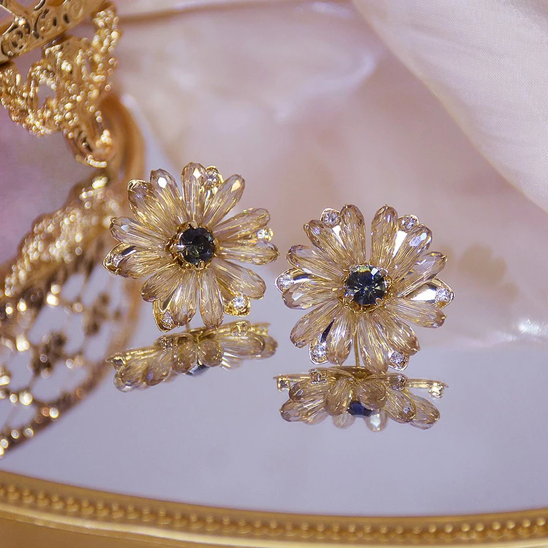 New Beautiful Flowers Stud Earrings for Women Designer Creativity Gentle and Romantic Jewelry Inlaid AAA Zircon S925 Needle Gift
New Beautiful Flowers Stud Earrings for Women Designer Creativity Gentle and Romantic Jewelry Inlaid AAA Zircon S925 Needle Gift