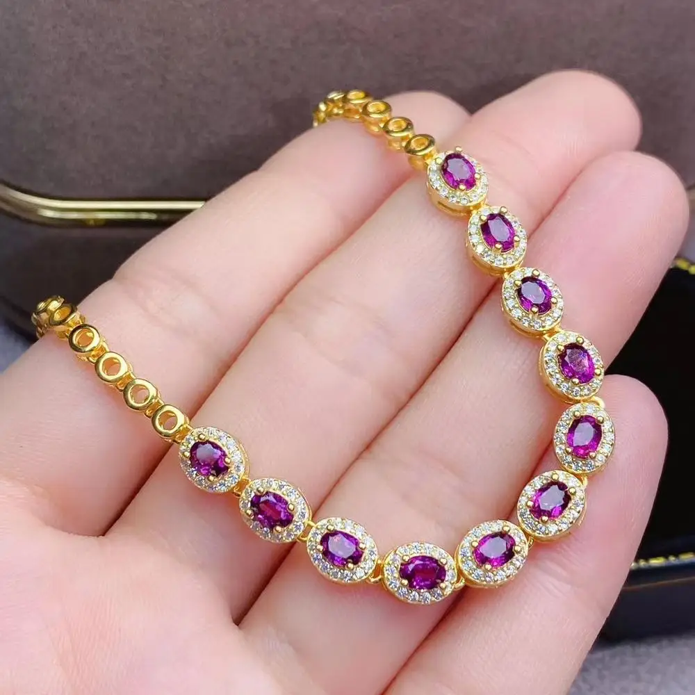 Браслет женский из серебра 925 пробы с гранатом
Браслет женский из серебра 925 пробы с гранатом