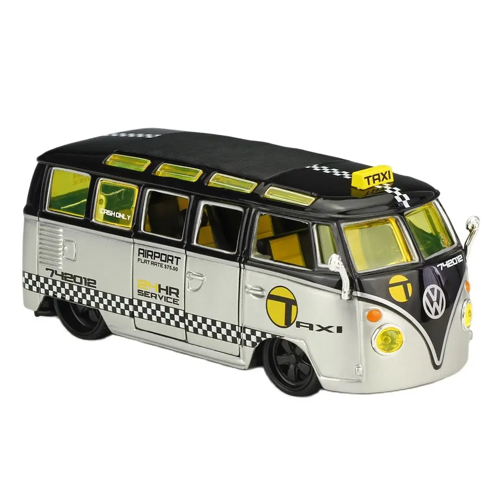 Металлическая литая модель автомобиля Maisto 1:25 Volkswagen VAN SAMBA, коллекция игрушек, подарок на Рождество, украшение для офиса и дома
Металлическая литая модель автомобиля Maisto 1:25 Volkswagen VAN SAMBA, коллекция игрушек, подарок на Рождество, украшение для офиса и дома