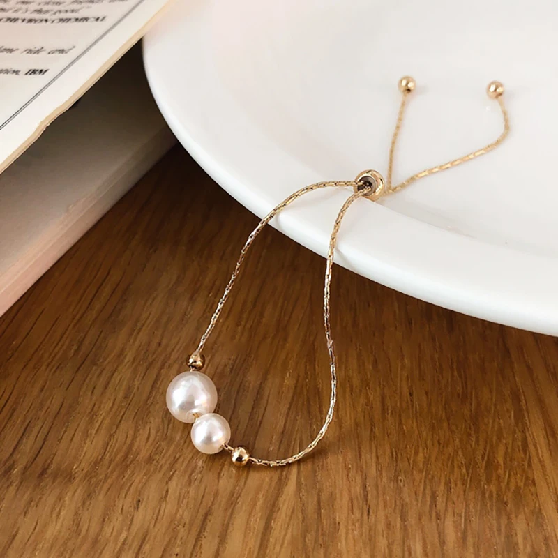 Korean Version Imitation Pearl Bracelet on Hand Metal For Women Party Jewelry Fashion High Quality Elegant Vintage 2021 Pulsera
Korean Version Imitation Pearl Bracelet on Hand Metal For Women Party Jewelry Fashion High Quality Elegant Vintage 2021 Pulsera