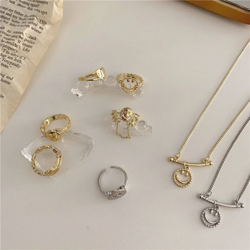 Minar Multiple Vintage Hollow Smile Pendant Necklace for Women Girl 2021 Brass Gold Chains Chokers Necklaces Statement Jewelry
Minar Multiple Vintage Hollow Smile Pendant Necklace for Women Girl 2021 Brass Gold Chains Chokers Necklaces Statement Jewelry