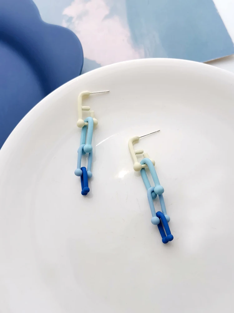 KXR Chain Clasp Long Style Earrings Temperament Small Fresh and Color Contrast Earrings the new Fashion Earrings of 2021
KXR Chain Clasp Long Style Earrings Temperament Small Fresh and Color Contrast Earrings the new Fashion Earrings of 2021