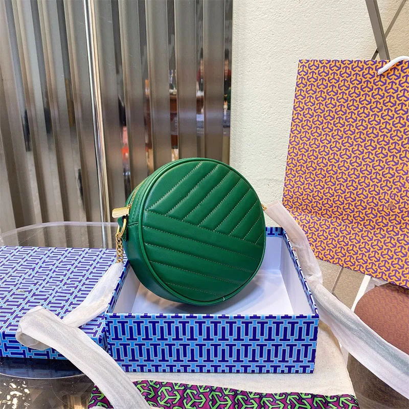 2021 New fashion women Imported fabrics shoulder circular crossbody bag Simple and versatile Gift box high-quality Small bag
2021 New fashion women Imported fabrics shoulder circular crossbody bag Simple and versatile Gift box high-quality Small bag