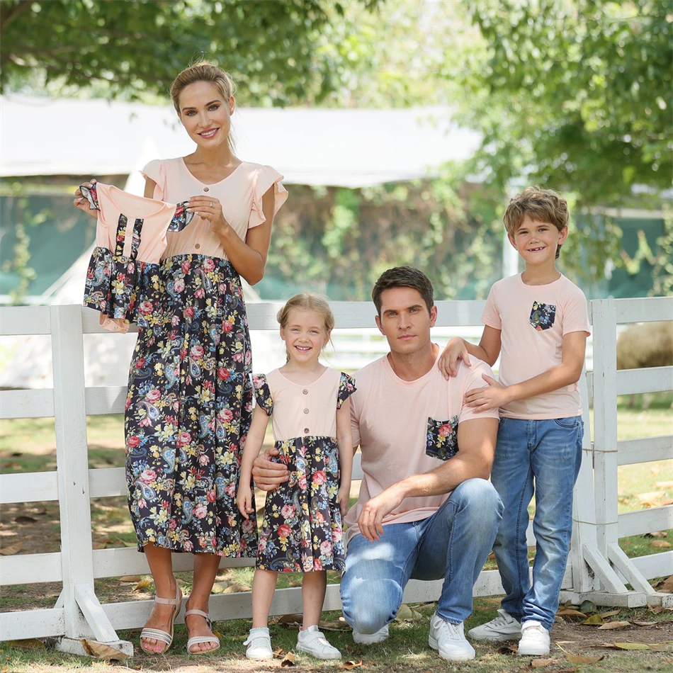 Flower Family Matching Outfits Ruffled Sleeve Mother Daughter Dresses Mom Baby Mommy and Me Clothes Father Son Cotton T-shirts
Flower Family Matching Outfits Ruffled Sleeve Mother Daughter Dresses Mom Baby Mommy and Me Clothes Father Son Cotton T-shirts