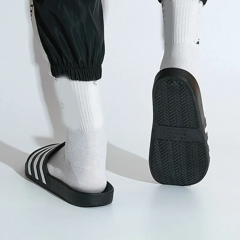 Men's Slippers Summer Men shoes Casual Flip Flops Soft Black White Stripes Slipper For Couple Indoor Sliders Slippers Plsu size
Men's Slippers Summer Men shoes Casual Flip Flops Soft Black White Stripes Slipper For Couple Indoor Sliders Slippers Plsu size