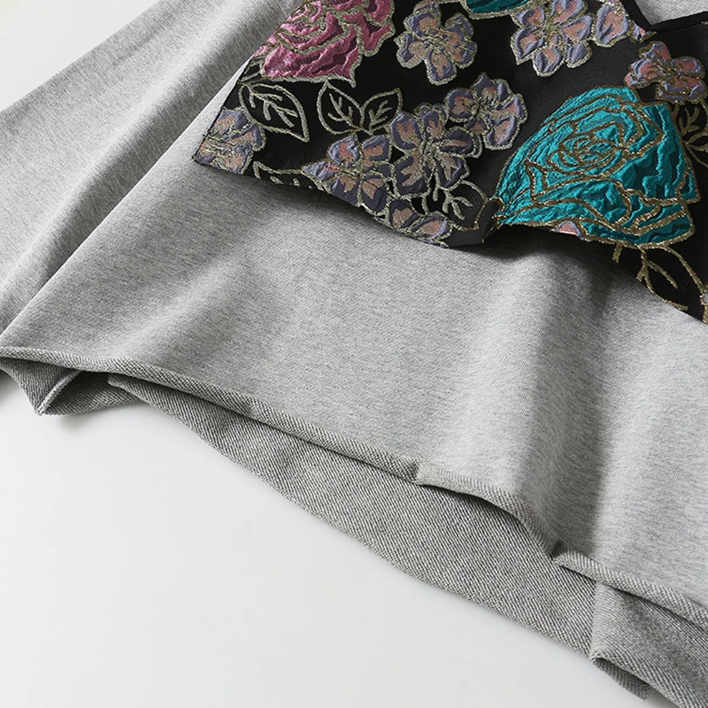 TWOTWINSTYLE Embroidery Floral Sweatshirt For Women O Neck Long Sleeve Hit Color Casual Sweatshirts Female Fashion New Autumn
TWOTWINSTYLE Embroidery Floral Sweatshirt For Women O Neck Long Sleeve Hit Color Casual Sweatshirts Female Fashion New Autumn