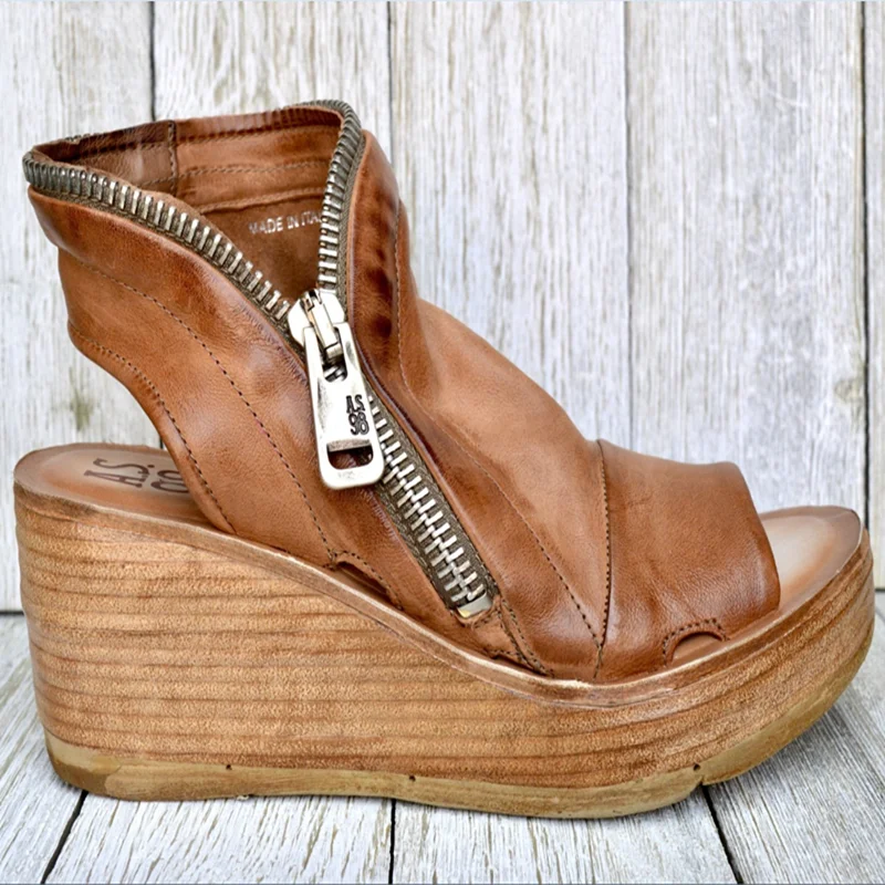 Kadın yaz sandalet orta topuklu takozlar ayakkabı bayanlar Vintage PU deri artı boyutu Sandalias Mujer Sapato Feminino 2021
Kadın yaz sandalet orta topuklu takozlar ayakkabı bayanlar Vintage PU deri artı boyutu Sandalias Mujer Sapato Feminino 2021