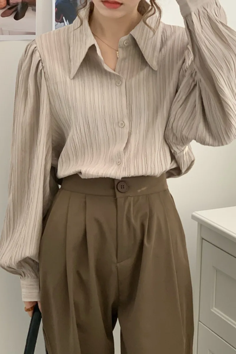 Long Sleeve Shirt Women's Design Sense Minority 2020 New Retro Hong Kong Style Outerwear Versatile Solid Color Top
Long Sleeve Shirt Women's Design Sense Minority 2020 New Retro Hong Kong Style Outerwear Versatile Solid Color Top