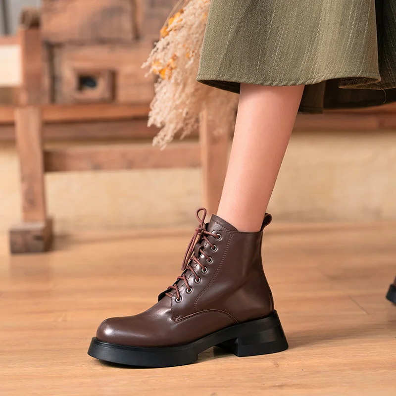 2021 Winter Genuine Leather Women Boots Fashion ZIP Ankle Boots Round Toe Thick Heel Platform Shoes Cross-tied Women Shoes
2021 Winter Genuine Leather Women Boots Fashion ZIP Ankle Boots Round Toe Thick Heel Platform Shoes Cross-tied Women Shoes