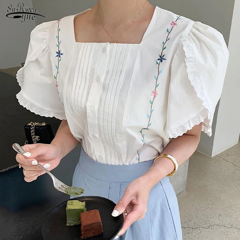 Korean Chic Lace Embroidered Blouse Women 2021 Vintage Square Collar Woman Shirt Loose Puff Sleeve Tops Women Clothing New 15341
Korean Chic Lace Embroidered Blouse Women 2021 Vintage Square Collar Woman Shirt Loose Puff Sleeve Tops Women Clothing New 15341