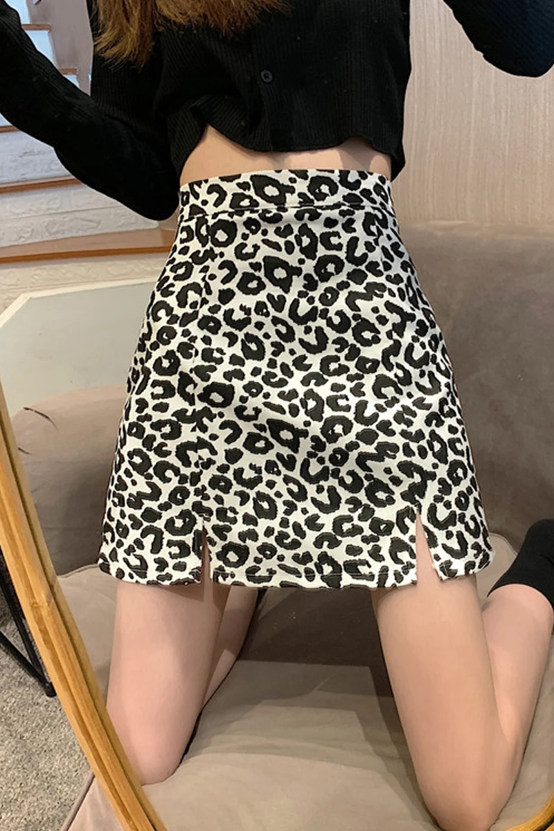 Leopard print spring and autumn design sense niche high waist a-line bag hip skirt summer 2021 new small skirt
Leopard print spring and autumn design sense niche high waist a-line bag hip skirt summer 2021 new small skirt