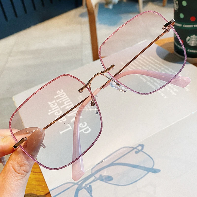 Женские солнцезащитные очки с розовыми стразами, новые модные градиентные голубые прозрачные солнцезащитные очки, женские квадратные очки...
Женские солнцезащитные очки с розовыми стразами, новые модные градиентные голубые прозрачные солнцезащитные очки, женские квадратные очки...