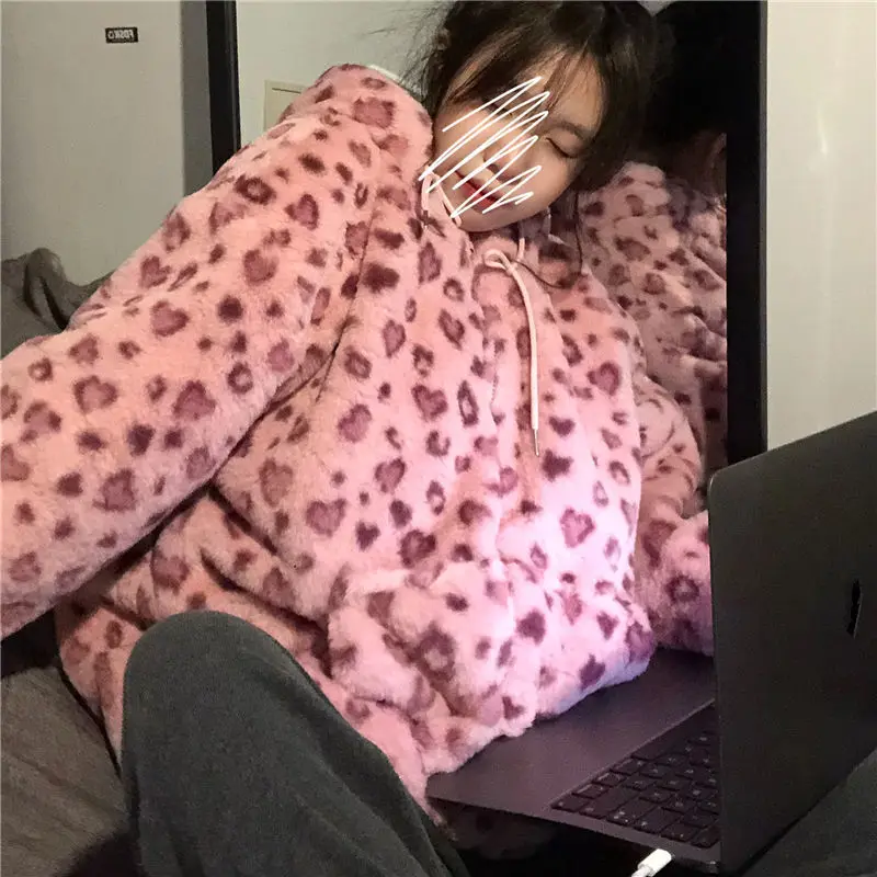 Lamb wool coat women's winter Korean new loose Plush thickened retro Pink Leopard Print Cotton Coat fried Street cotton coat
Lamb wool coat women's winter Korean new loose Plush thickened retro Pink Leopard Print Cotton Coat fried Street cotton coat