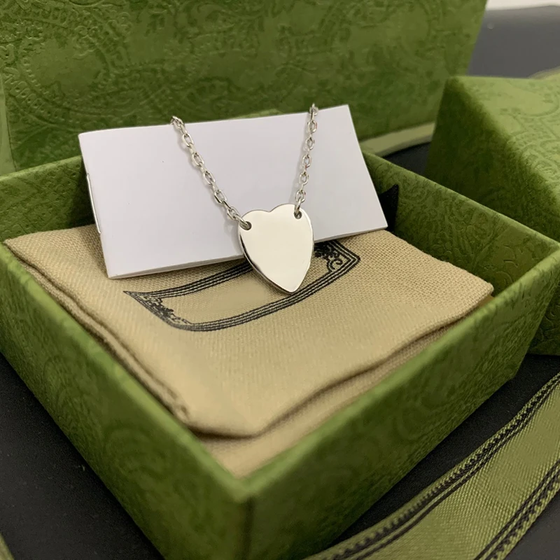 Ag 925 Sterling Silver Love Necklace Luxury Brand Men And Women Couple Fashion Jewelry Retro All-match Gift Send original box
Ag 925 Sterling Silver Love Necklace Luxury Brand Men And Women Couple Fashion Jewelry Retro All-match Gift Send original box