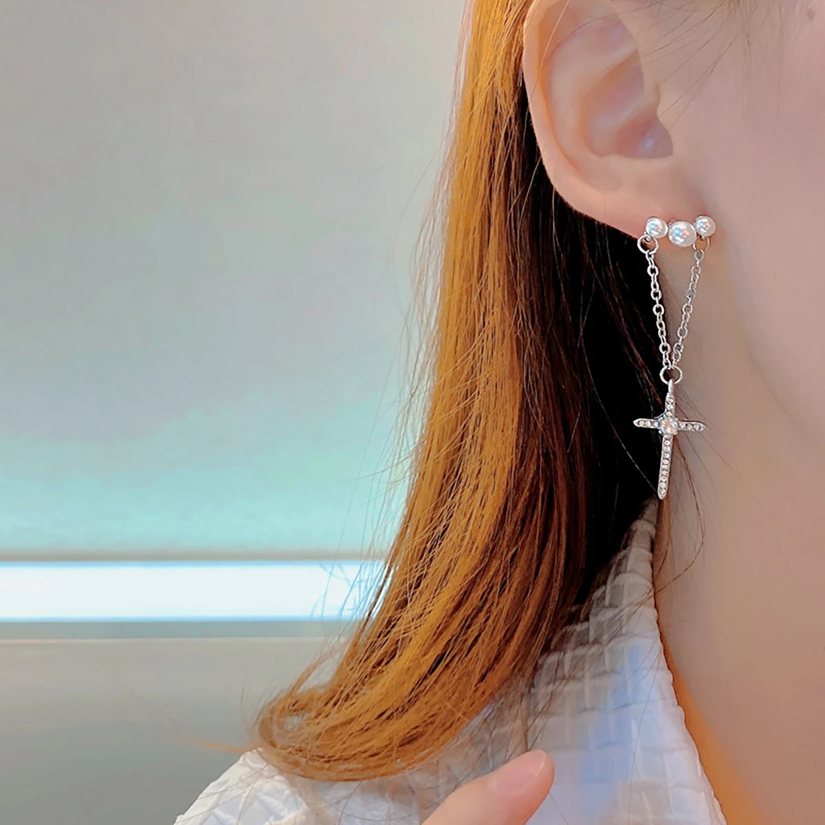 S925 Silver Temperament Cross Diamond Stud Earrings Long Pearl Chain Earrings Trendy WOMAN Fashion Earrings
S925 Silver Temperament Cross Diamond Stud Earrings Long Pearl Chain Earrings Trendy WOMAN Fashion Earrings