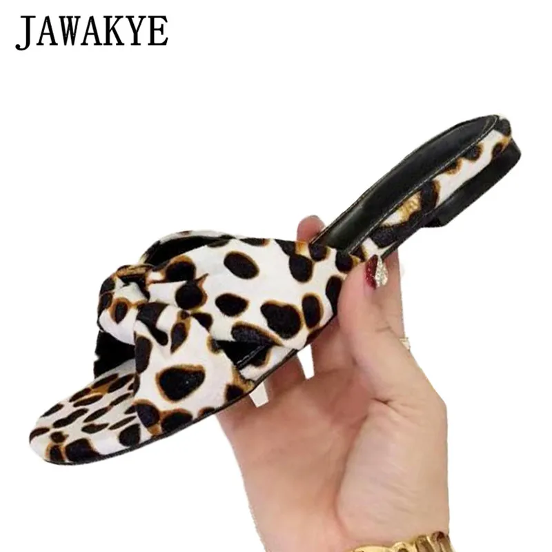 JAWAKYE/леопардовые шлепанцы на плоской подошве для женщин Пляжная обувь с открытым