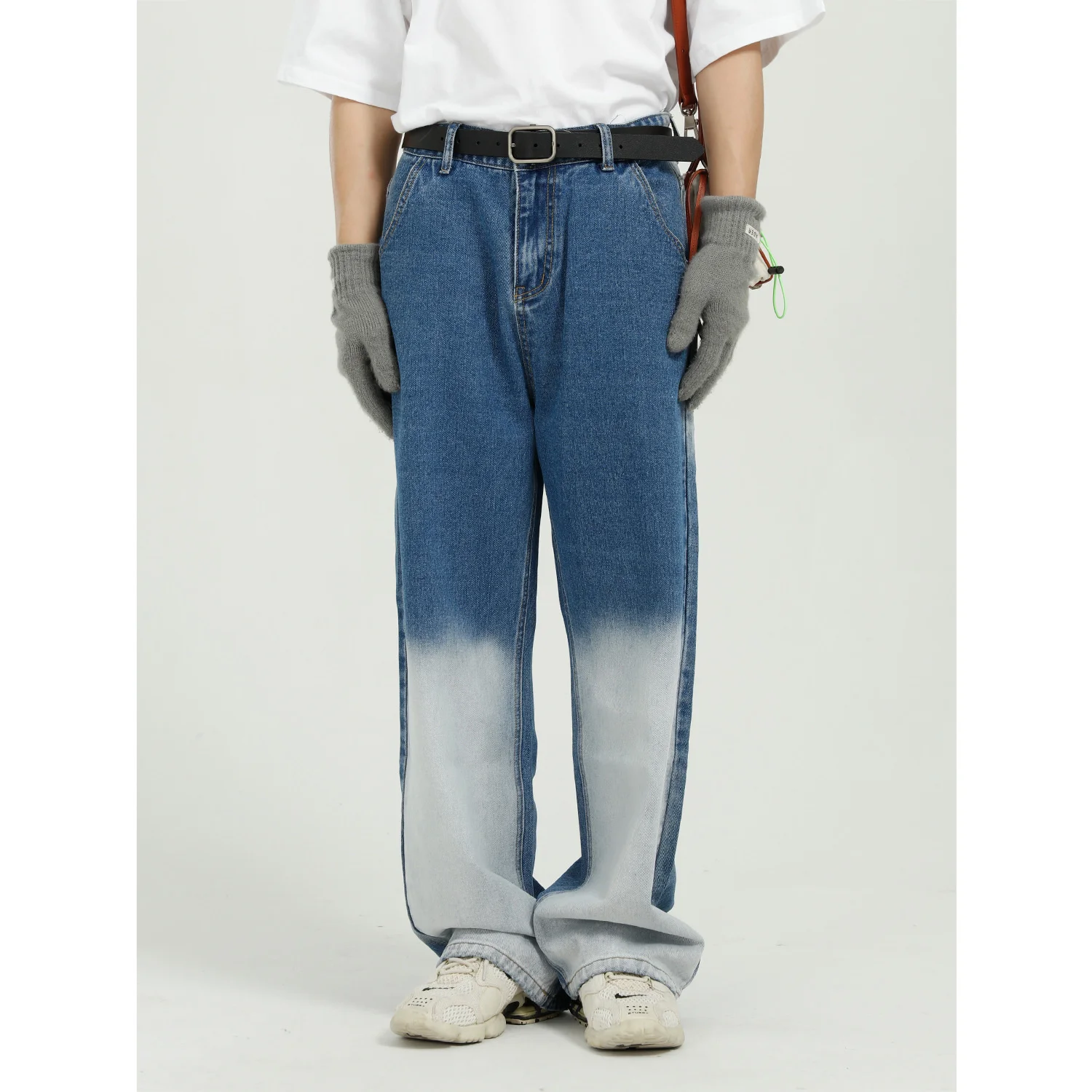 Fashion Men Gradient Blue Jeans Mens 2021 Boyfriend Streetwear Baggy Denim Pants Male Hip Hop Wide Leg Harem Pants INS 
Fashion Men Gradient Blue Jeans Mens 2021 Boyfriend Streetwear Baggy Denim Pants Male Hip Hop Wide Leg Harem Pants INS