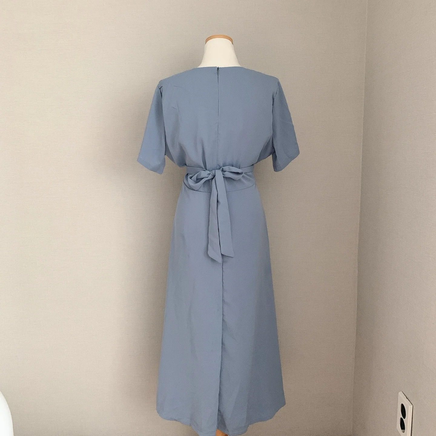 Office Lady Women Casual Sashes A-Line Dress Ladies Short Sleeve O-Neck Summer Dress 2020 Fashion Midi Party Dress Vestidos
Office Lady Women Casual Sashes A-Line Dress Ladies Short Sleeve O-Neck Summer Dress 2020 Fashion Midi Party Dress Vestidos