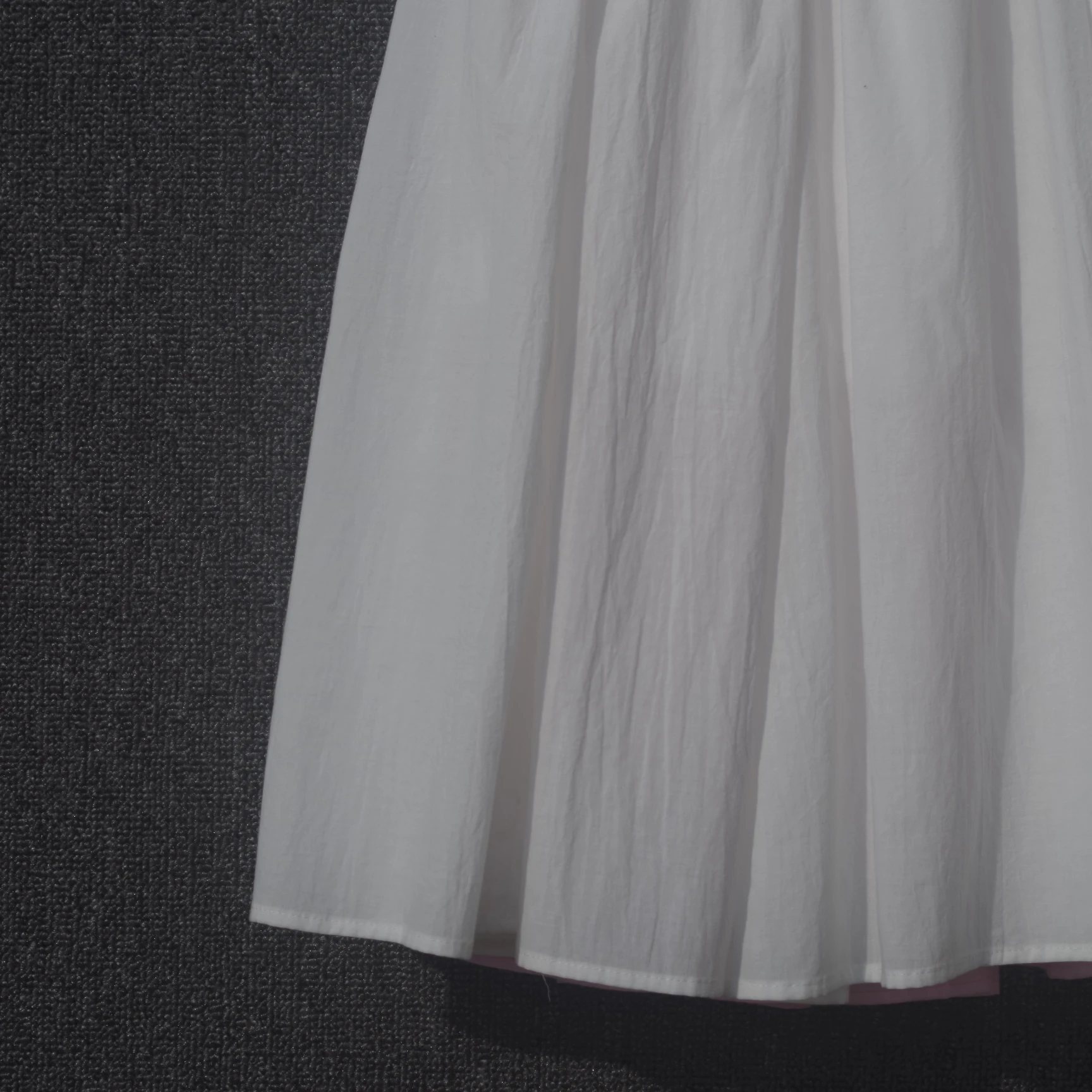 Self made 2020 new cotton and linen skirt in spring and summer solid color white long high waist linen art skirt 
Self made 2020 new cotton and linen skirt in spring and summer solid color white long high waist linen art skirt