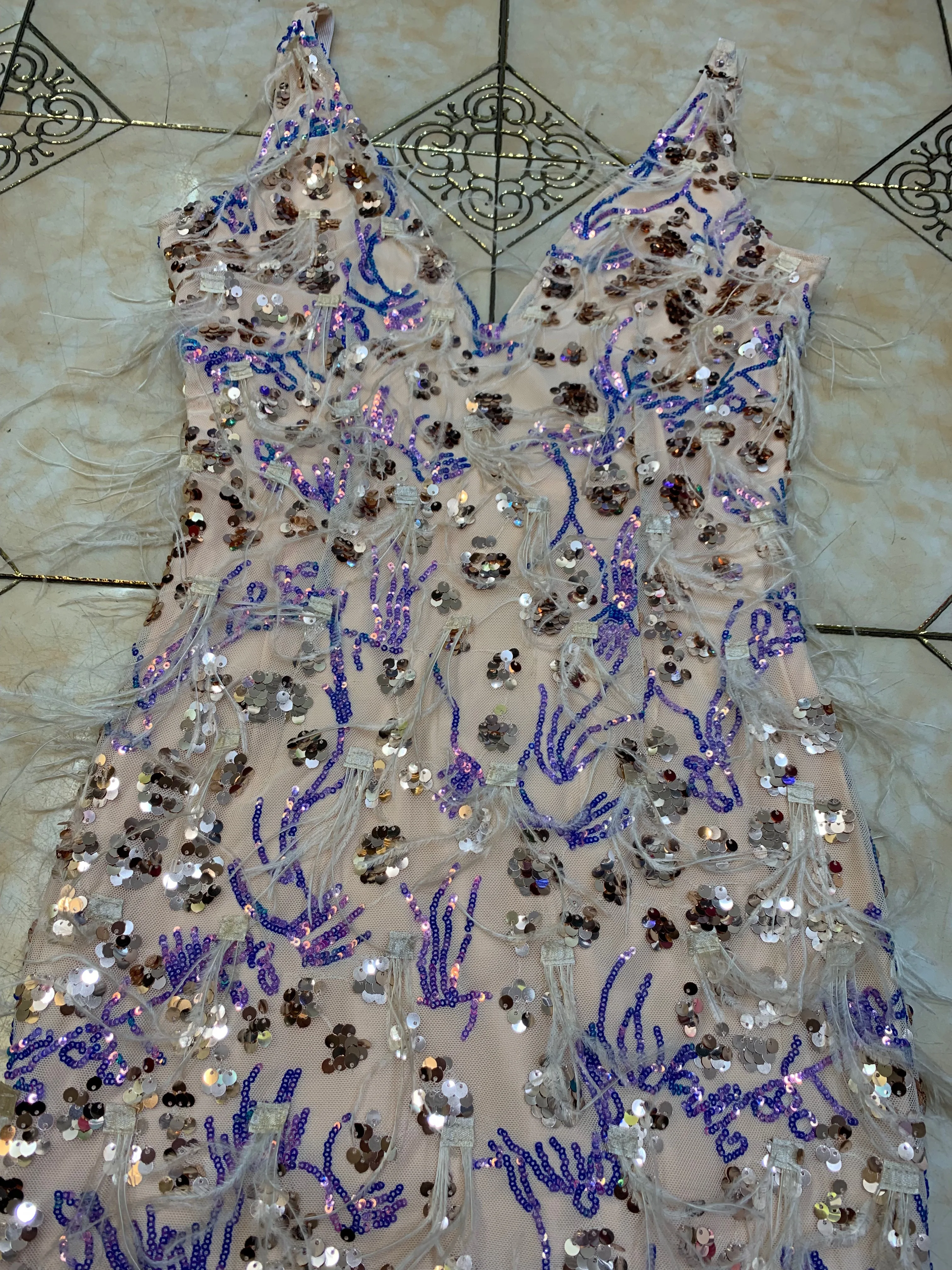 new style sexy women dress Sleeveless fashion V-Neck Spaghetti Strap mini dress Stage Elegant Party Night Evening Club brithday
new style sexy women dress Sleeveless fashion V-Neck Spaghetti Strap mini dress Stage Elegant Party Night Evening Club brithday