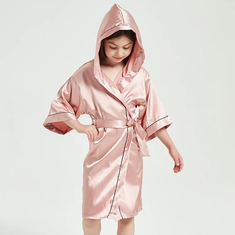 Bathrobe for Children Ice Solid Silk Girls Satin Kimono Robes Thin Cardigan Sleepwear Many Colors 2020 Hot Sale
Bathrobe for Children Ice Solid Silk Girls Satin Kimono Robes Thin Cardigan Sleepwear Many Colors 2020 Hot Sale