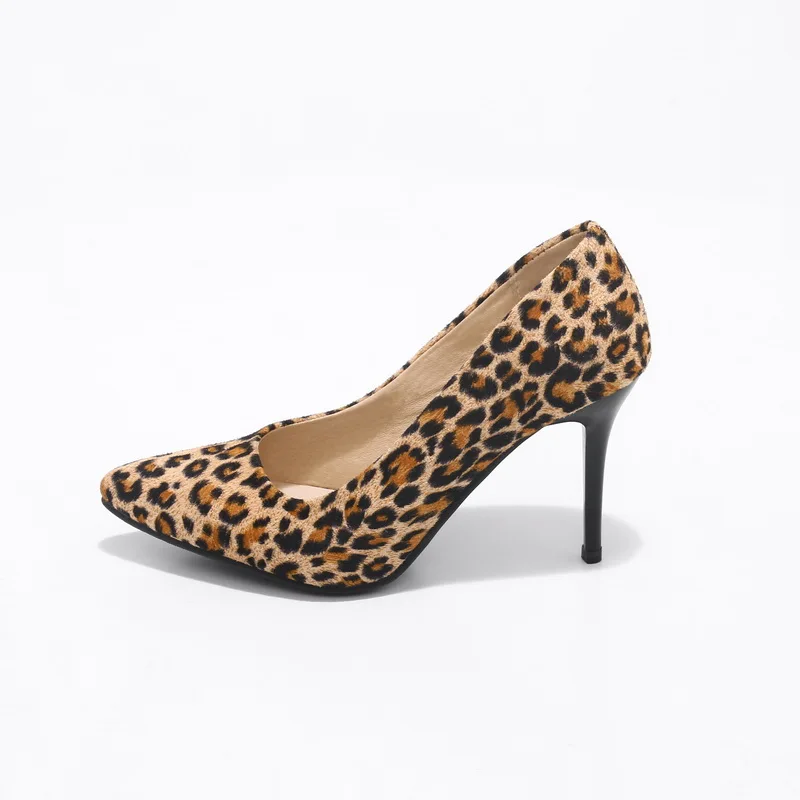 Sexy pointy leopard-print nightclub heels a new spring trend for professional women's shoes, plus size 47
Sexy pointy leopard-print nightclub heels a new spring trend for professional women's shoes, plus size 47