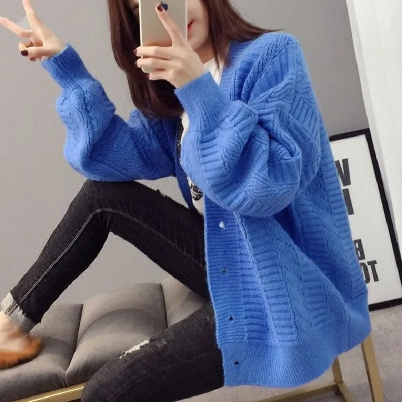 2020 Women Elegant Sweater Cardigans v-neck Retro Knit Jackets Autumn Long Sleeve Cardigans Loose Tops Winter Jacket outerwear
2020 Women Elegant Sweater Cardigans v-neck Retro Knit Jackets Autumn Long Sleeve Cardigans Loose Tops Winter Jacket outerwear
