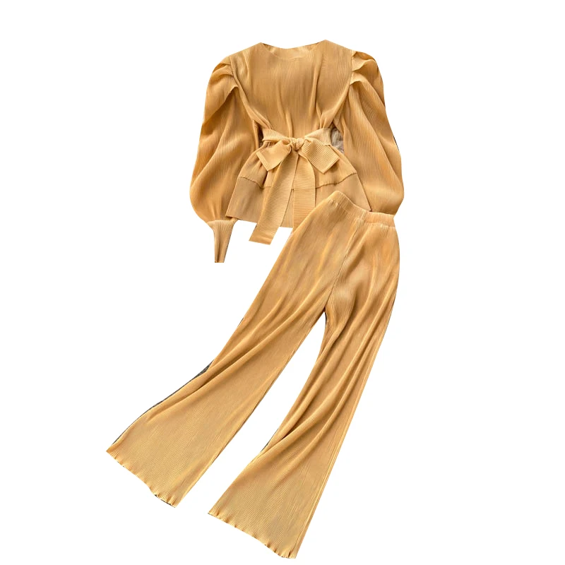 Summer Elegant Women Purple Pant Suits 2021 Spring Solid Puff Sleeve Top Pleated Chiffon Wide-Leg Pants 2 Piece Set Female
Summer Elegant Women Purple Pant Suits 2021 Spring Solid Puff Sleeve Top Pleated Chiffon Wide-Leg Pants 2 Piece Set Female