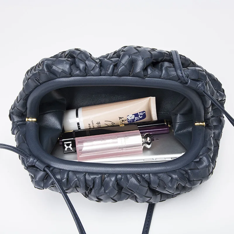 2021 Fashion Cow Split Leather Woven Bag Luxury Cloud Designer Shoulder Bag Lady Crossbody Magnetic Closure Casual Soft Handbag
2021 Fashion Cow Split Leather Woven Bag Luxury Cloud Designer Shoulder Bag Lady Crossbody Magnetic Closure Casual Soft Handbag