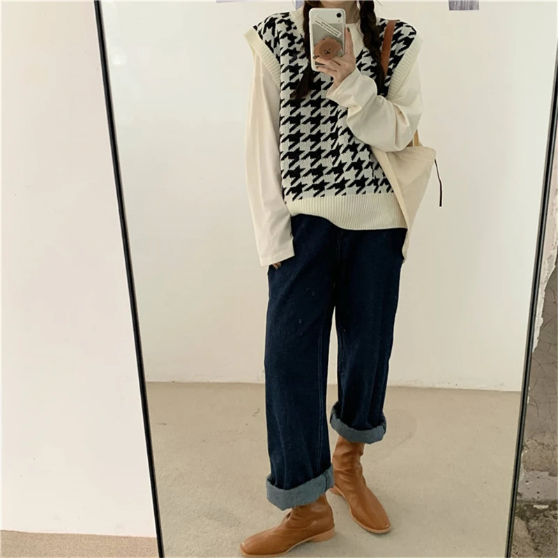 REALEFT Autumn Winter Houndstooth Oversize Women's Tank Sweaters V-Neck New 2020 Loose Chic Pullover Vest Sweater Tops Female
REALEFT Autumn Winter Houndstooth Oversize Women's Tank Sweaters V-Neck New 2020 Loose Chic Pullover Vest Sweater Tops Female
