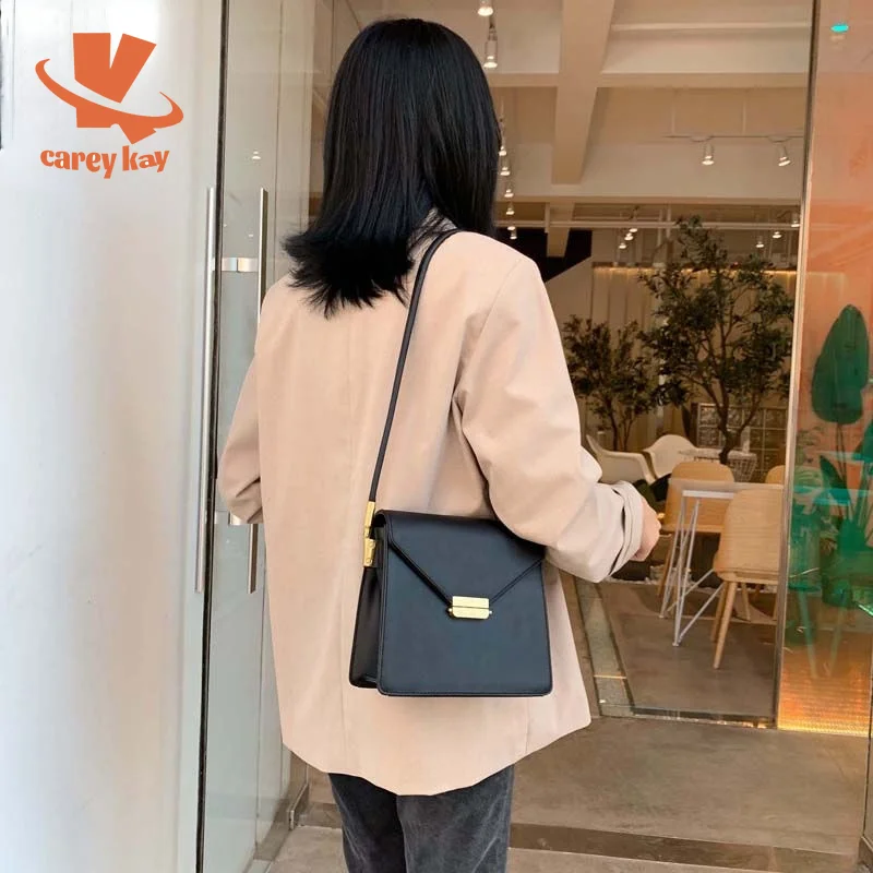 CAREY KAY Women Luxury Designer Handbags Purses Female 2021 Fashion High Quality PU Leather Square Bags Lock Shoulder Flap Bags
CAREY KAY Women Luxury Designer Handbags Purses Female 2021 Fashion High Quality PU Leather Square Bags Lock Shoulder Flap Bags