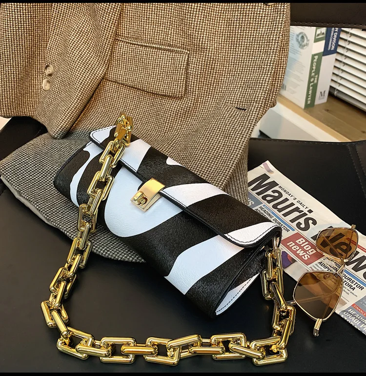 Soft Voluminous Clutch With Square Ring Chain Shoulder Pu Zebra Print Sling Bag Small Leopard Chain Fashion Handbags For Girl
Soft Voluminous Clutch With Square Ring Chain Shoulder Pu Zebra Print Sling Bag Small Leopard Chain Fashion Handbags For Girl