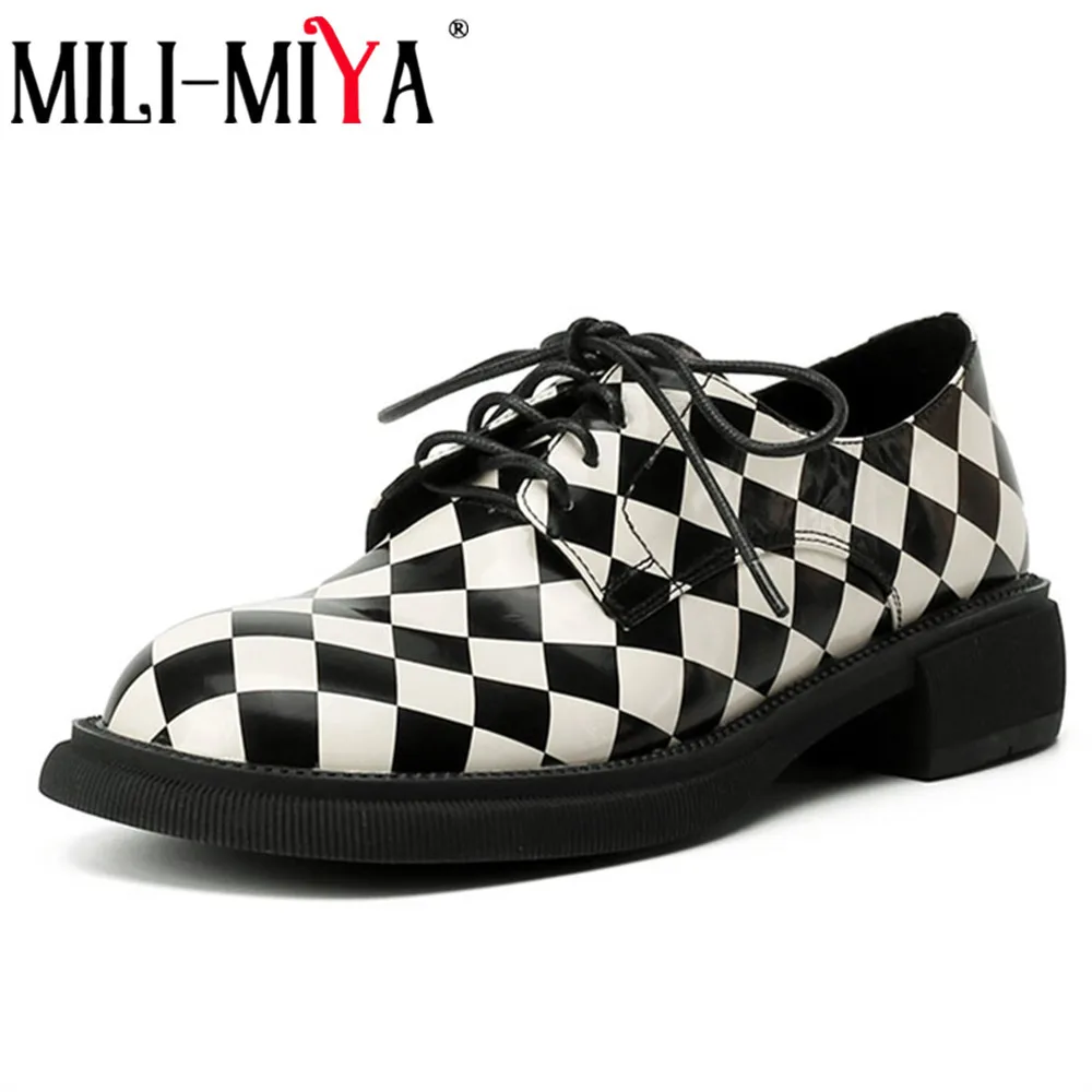 MILI-MIYA Elegant Thick Heels Round Toe Classics Casual Genuine Leather Lace Up Pumps Fashion Mixed Color Plaid Single Shoes
MILI-MIYA Elegant Thick Heels Round Toe Classics Casual Genuine Leather Lace Up Pumps Fashion Mixed Color Plaid Single Shoes