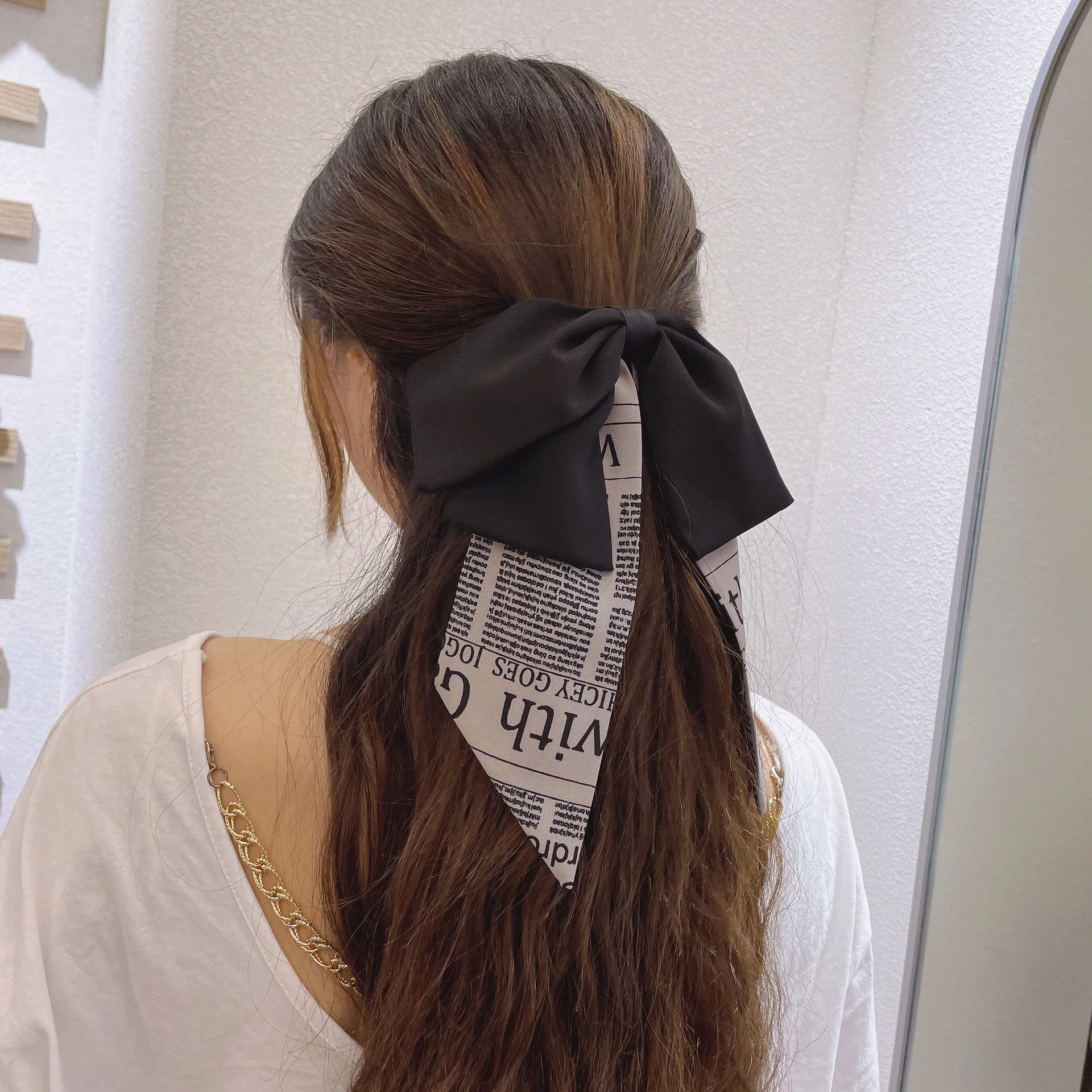 Girl Solid Color Oversized Letter streamer Bow Knot Hairgrips Bohemian Hair Bow Satin Hair Clip Hair Accessories Ponytail Holder
Girl Solid Color Oversized Letter streamer Bow Knot Hairgrips Bohemian Hair Bow Satin Hair Clip Hair Accessories Ponytail Holder